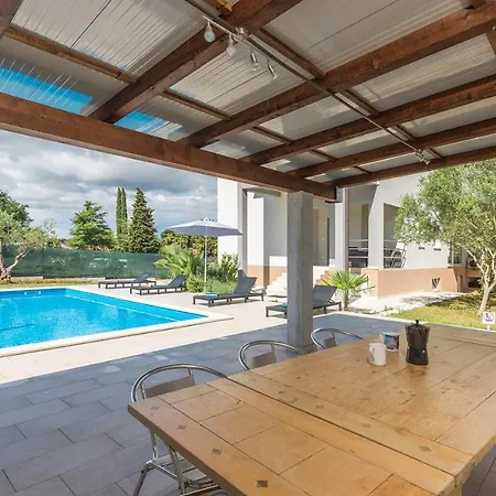 Guest house Leko